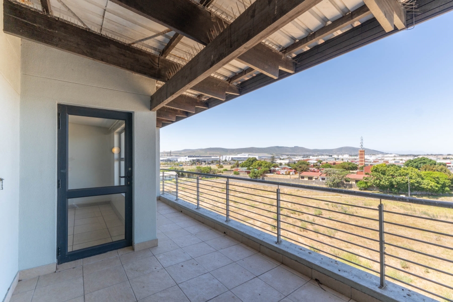 2 Bedroom Property for Sale in Royal Ascot Western Cape